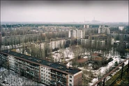 369978249 949a0a4158.jpg (120 kio) Vue d'ensemble de Pripyat dans la réalité.