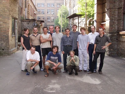 Команда S.T.A.L.K.E.R.: Oblivion Lost, верхний ряд слева, в белой майке