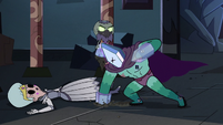 S2E41 Rhombulus throwing punches at Ludo-Toffee