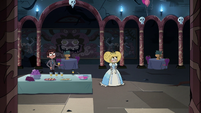 S3E24 Star and Marco in the decorated temple