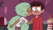 S4E12 Kelly kissing Marco on the cheek