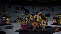 S2E21 Trick-or-treaters cheering for Rafael Diaz