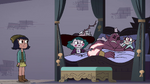 S4E33 Eclipsa Butterfly taking care of Globgor
