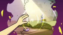 S2E28 Star Butterfly touching the All-Seeing Eye