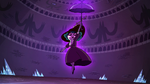 S4E4 Eclipsa floating above the ground