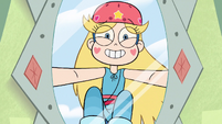 S2E5 Star says hi to Marco over the mirror