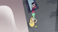 S4E1 Marco finds Star outside the window