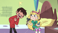 S3E22 Marco Diaz bowing to Star Butterfly