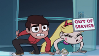 Star and Marco climb up elevator S1E8