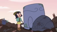 S4E20 Janna finds a giant boot in the trash