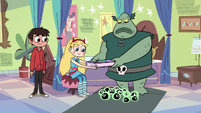 S2E11 Buff Frog gives his binder to Star Butterfly