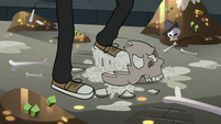 S3E20 Marco Diaz stepping on a skull