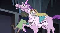 S4E11 Janna bites the unicorn cake's neck