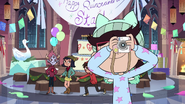 S3E25 StarFan13 taking Star Butterfly's picture