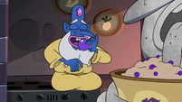 S4E7 Glossaryck eating a yada yada berry