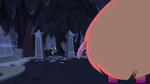 S2E27 Marco and Jackie arrive to the cemetery