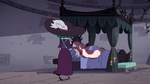 S4E35 Eclipsa Butterfly approaching Globgor