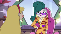 S4E9 New Eclipsa looking at Star Butterfly