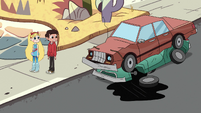 S2E36 Star and Marco look at Miss Heinous' car