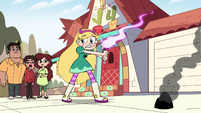 S3E32 Star Butterfly reduces the painting to ashes
