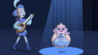 S2E40 Ruberiot sings next to the Star Butterfly puppet