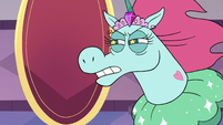 S3E10 Pony Head glaring at Larry Kelpbottom