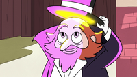 S2E29 Preston shows Star his glowing hat
