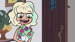 S3E13 Jackie pleasantly surprised by Marco's flowers