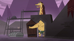 S4E14 Giraffe too small to fit through door