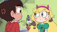 S3E22 Glossaryck appears behind Star Butterfly