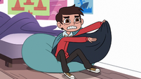 S3E13 Marco Diaz gesturing at his cape