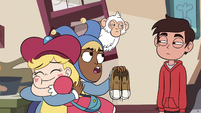 S4E2 Foolduke tells monkey to give Marco's wallet back