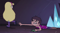 S4E4 Marco trying to reach Star Butterfly