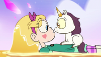 S3E23 Little unicorn sitting on Star's body