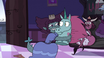 S3E33 Lizard princess hugging Pony Head