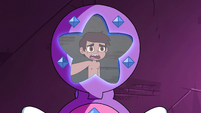 S4E4 Marco shirtless on Star's phone