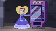 S4E24 Star bangs on a vending machine