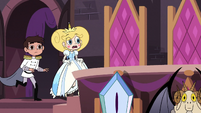 S2E40 Star and Marco enter the royal seating box