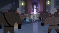 S3E33 Robot guards surrounding the princesses