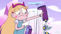 S3E37 Phones falling out of Star's boot