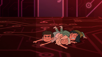 S2E17 Janna falls on top of Marco and Jackie