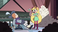 S2E40 Star Butterfly takes out her magic wand