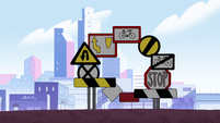 S2E5 Ring of road signs