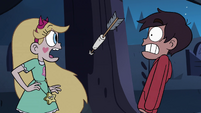 S4E19 Arrow hits tree between Star and Marco