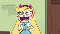 S3E12 Star Butterfly 'dive straight into hot goss'