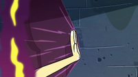S2E28 Star Butterfly stretching the All-Seeing Eye