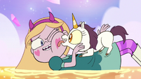 S3E23 Little unicorn licking Star's face