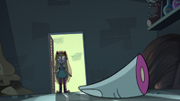 S2E23 Toffee's finger in Star Butterfly's closet