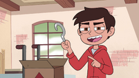 S4E25 Marco Diaz holding a fake hook hand