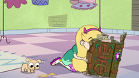 S2E25 Star Butterfly finds something interesting